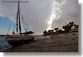 images/Africa/Egypt/River/sailboat-n-cracked-sky-04.jpg