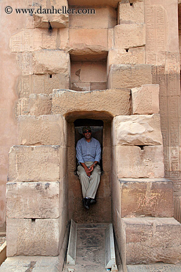 ahmed-in-kom-ombu-temple-01.jpg