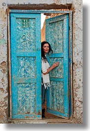 images/Africa/Egypt/WtPeople/VictoriaGurthrie/victoria-n-blue-door-01.jpg