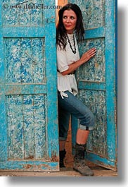 images/Africa/Egypt/WtPeople/VictoriaGurthrie/victoria-n-blue-door-02.jpg