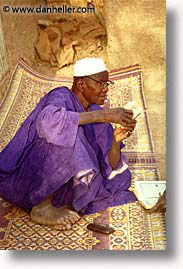 images/Africa/Mali/Djenne/teacher.jpg