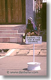 images/Africa/Tanzania/Arusha/funny-sign.jpg