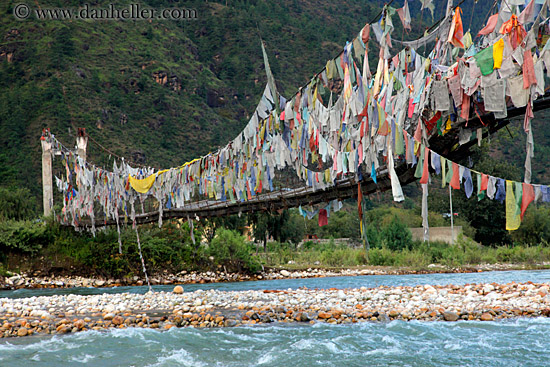 prayer-flags-n-bridge-01.jpg