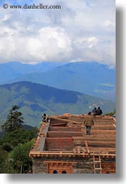 images/Asia/Bhutan/DochulaPass/construction-workers.jpg