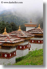 images/Asia/Bhutan/DochulaPass/mini-stupas-17.jpg