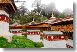 images/Asia/Bhutan/DochulaPass/mini-stupas-21.jpg