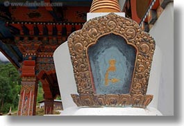 images/Asia/Bhutan/KhamsumUlleyChorten/chortens-01.jpg