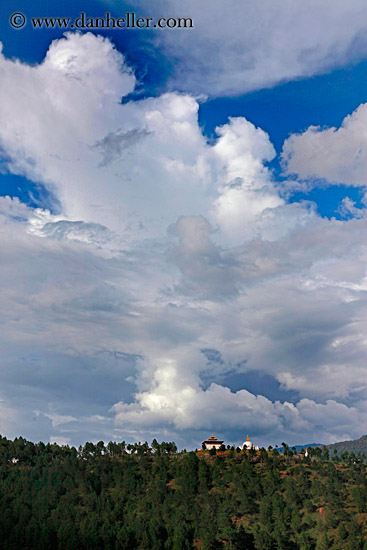 cumulus-clouds-n-lush-landscape-02.jpg