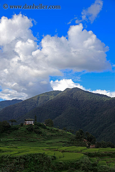 cumulus-clouds-n-lush-landscape-03.jpg