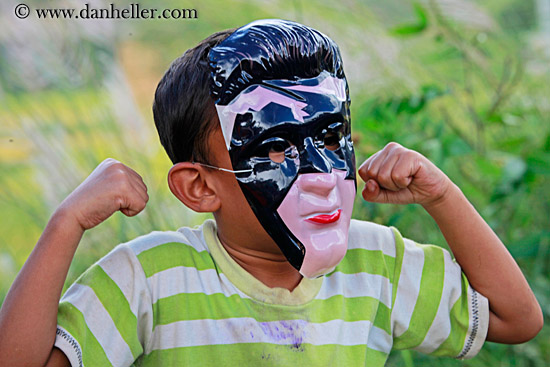 lobeysa-boy-in-mask-03.jpg