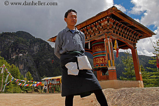 bhutanese-man-in-traditional-gho-05.jpg