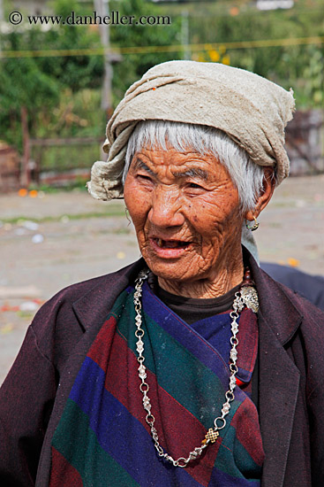 old-woman-01.jpg