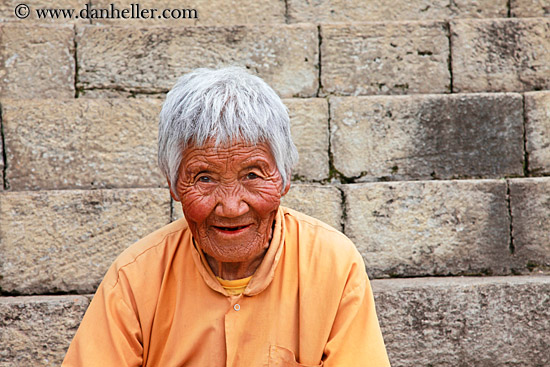 old-woman-02.jpg