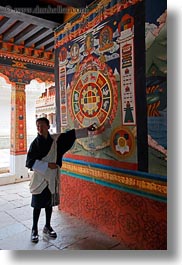 images/Asia/Bhutan/PunakhaDzong/man-interpreting-art-03.jpg
