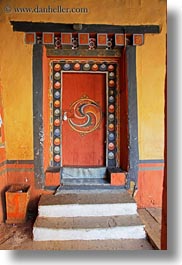 images/Asia/Bhutan/RinpungDzong/dzong-door-05.jpg