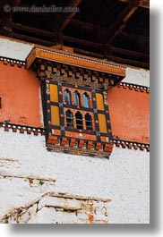 images/Asia/Bhutan/RinpungDzong/dzong-window-01.jpg