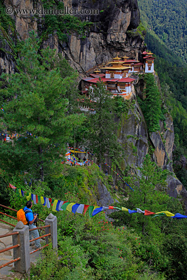 taktsang-n-cliff-w-prayer-flags-01.jpg