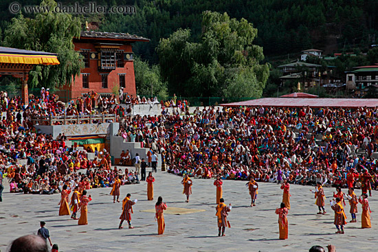 orange-dancers-01.jpg