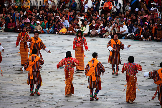 orange-dancers-04.jpg