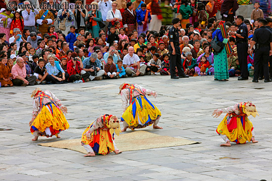 spinning-yellow-dancers-03.jpg