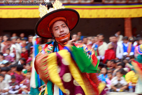 festival-dancers-motion-blur-01.jpg