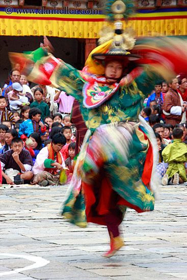 festival-dancers-motion-blur-21.jpg