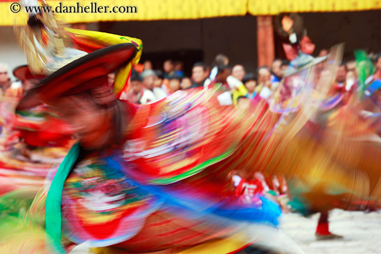 festival-dancers-motion-blur-22.jpg