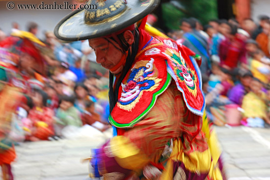 festival-dancers-motion-blur-23.jpg