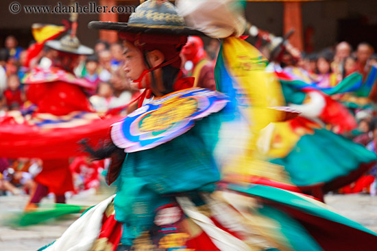 festival-dancers-motion-blur-24.jpg