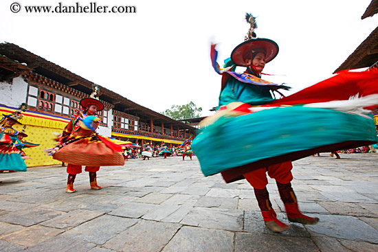 festival-dancers-motion-blur-25.jpg