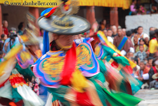 festival-dancers-motion-blur-36.jpg