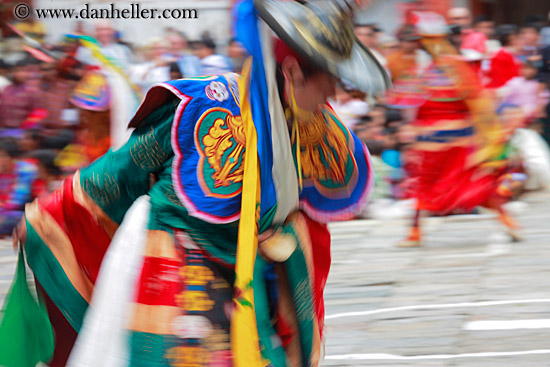 festival-dancers-motion-blur-40.jpg