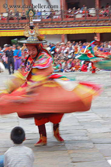 festival-dancers-motion-blur-41.jpg