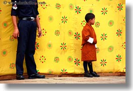 images/Asia/Bhutan/WangduephodrangDzong/People/Boys/boy-by-policeman.jpg