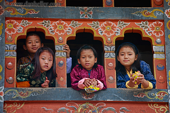 children-in-window-05.jpg