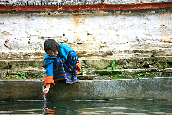 girl-drinking-water-03.jpg