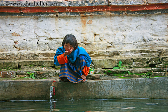 girl-drinking-water-04.jpg