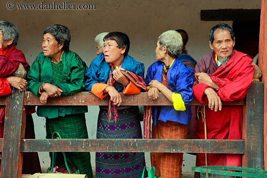 women-on-fence.jpg