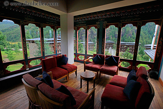 lounge-w-windows-02.jpg