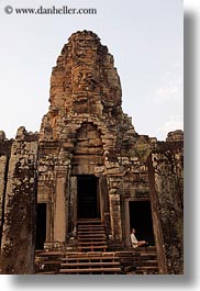 images/Asia/Cambodia/AngkorThom/Bayon/face-in-rock-tower-1.jpg