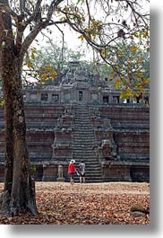 images/Asia/Cambodia/AngkorThom/PalaceGate/phimeanakas.jpg