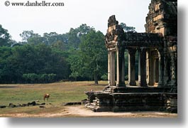images/Asia/Cambodia/AngkorWat/EastEntrance/east-entrance-foyer-3.jpg