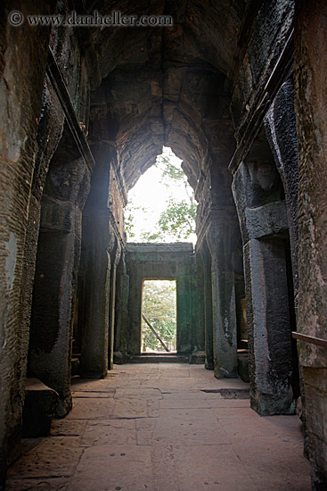 east-gate-corridor-02.jpg