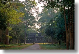 images/Asia/Cambodia/AngkorWat/EastEntrance/east-gate-structure-09.jpg
