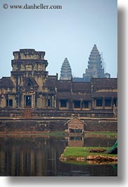 images/Asia/Cambodia/AngkorWat/Moat/entrance-n-towers.jpg