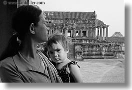 images/Asia/Cambodia/AngkorWat/People/Kids/mother-n-child-01-bw.jpg