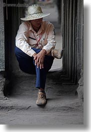 images/Asia/Cambodia/AngkorWat/People/Men/man-in-hat-sitting-01.jpg
