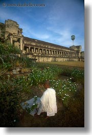 images/Asia/Cambodia/AngkorWat/People/Monks/monk-in-white-robe-1.jpg