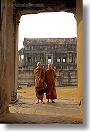 images/Asia/Cambodia/AngkorWat/People/Monks/two-monks-brown-robes-1.jpg