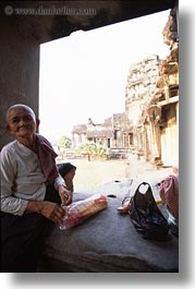 images/Asia/Cambodia/AngkorWat/People/Women/old-woman-3.jpg